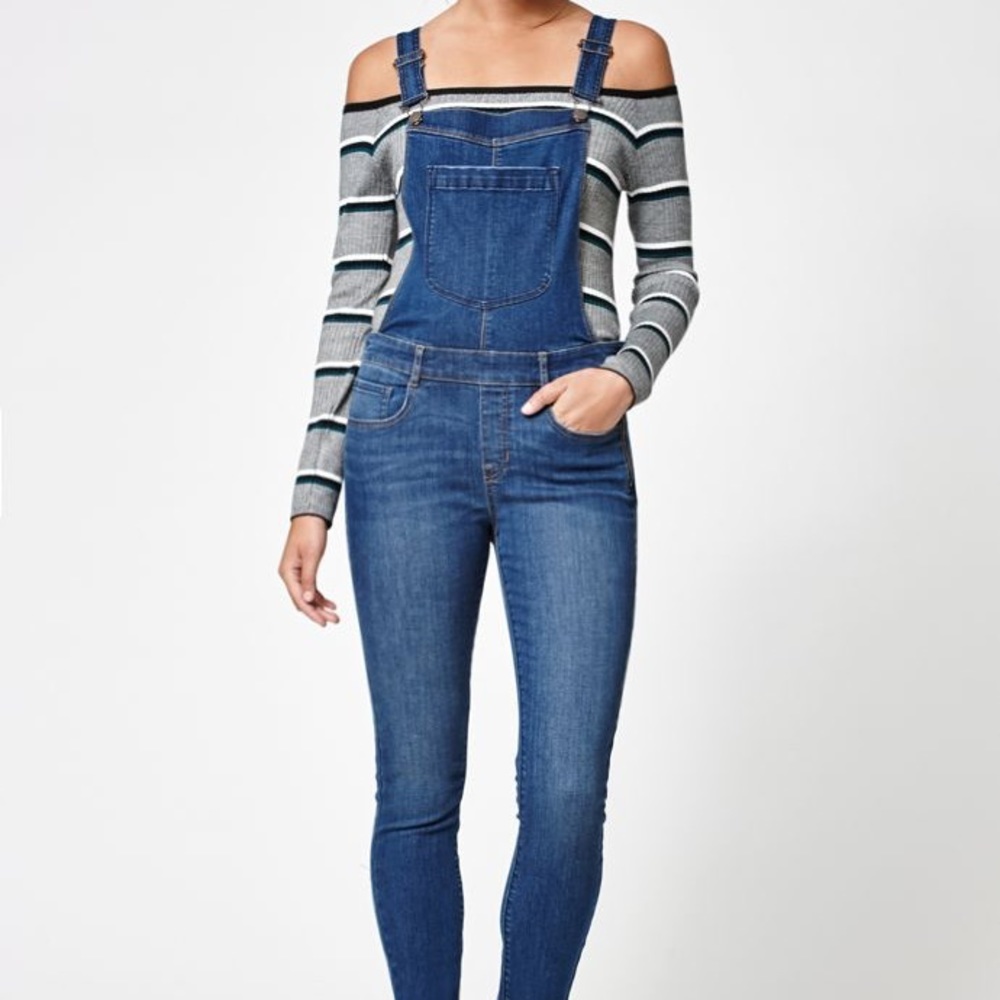 pacsun dark wash skinny overalls size 23